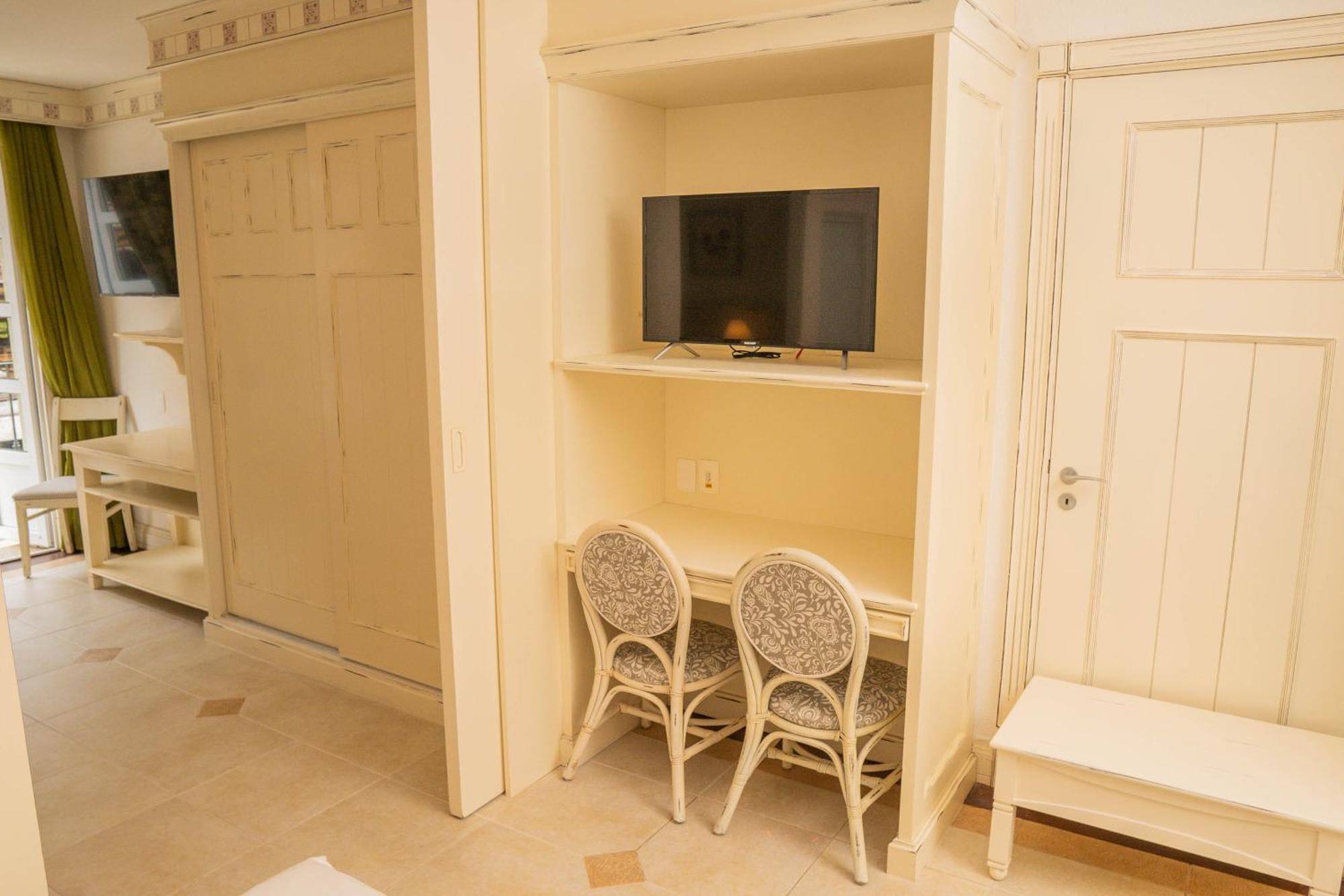 Il Campanario Villaggio Resort - Oficial Florianopolis Exterior photo A television in a hotel room